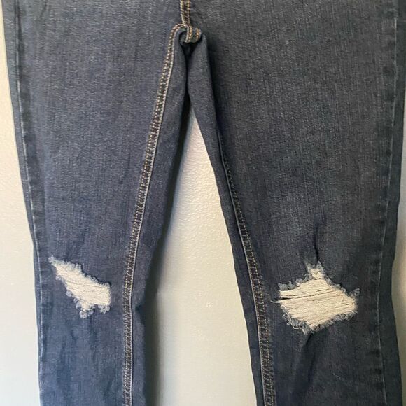 Wild Fable Distressed Highest Rise Skinny Jeans 6 - Picture 2 of 10